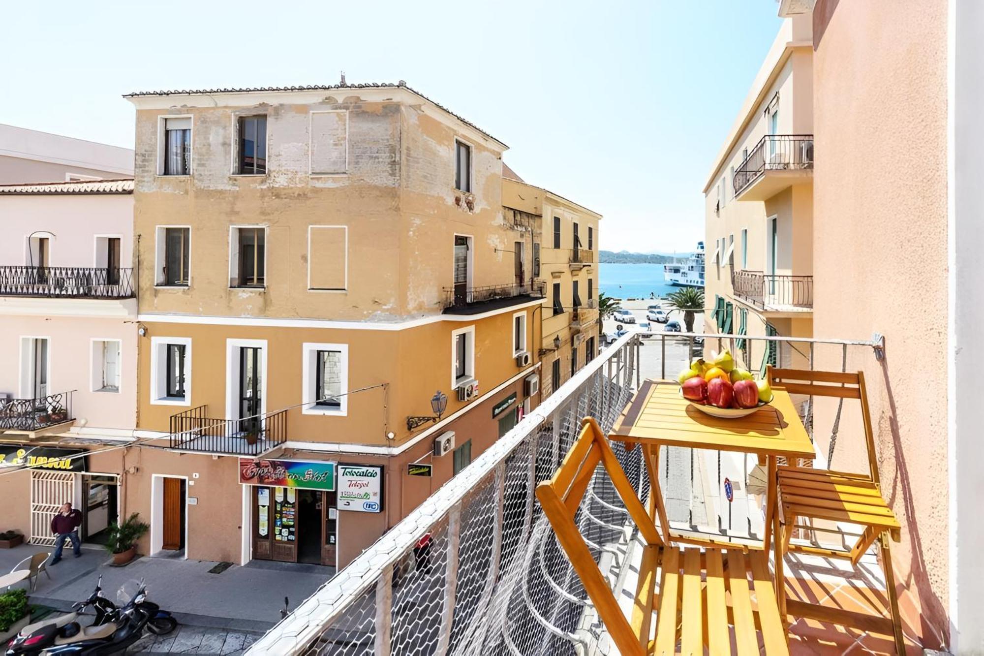 Splendido Appartamento In Pieno Centro Dell'Isola ลามัดดาเลนา ภายนอก รูปภาพ